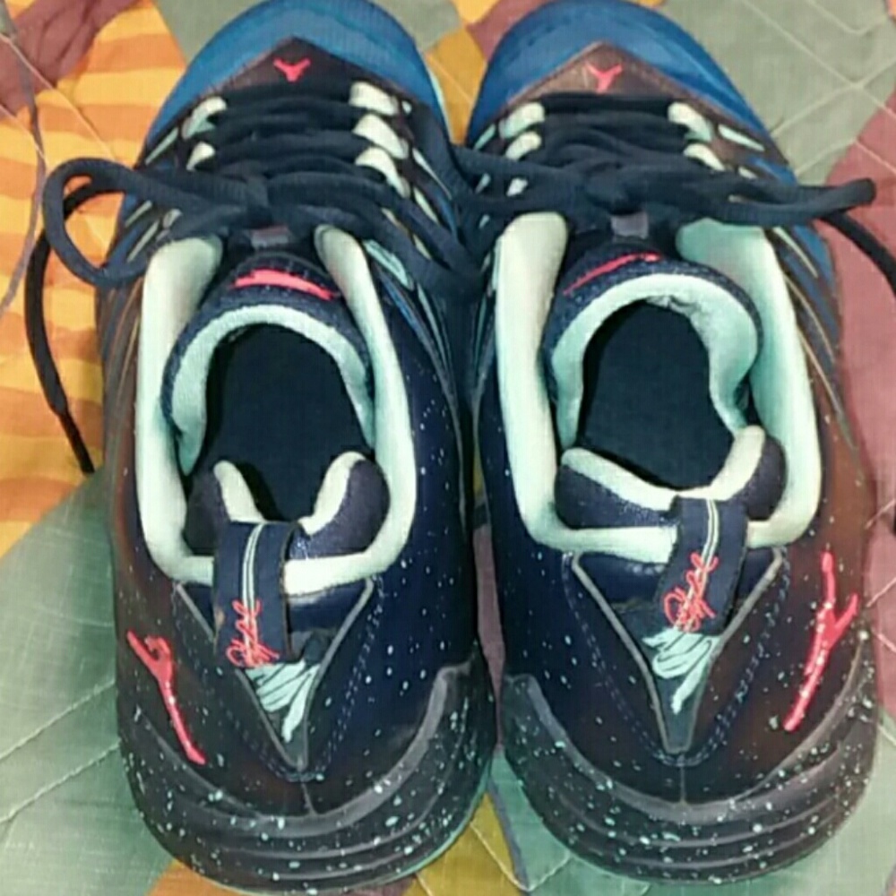 Jordans - Picture 4 of 7